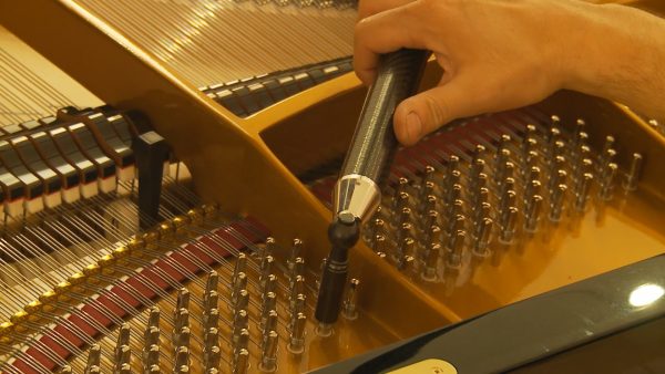 Tuning grand piano